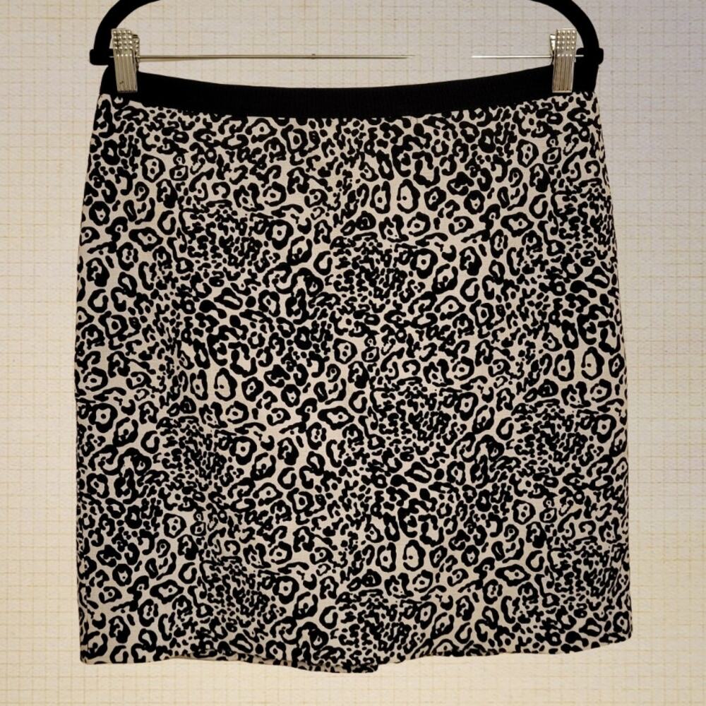 Leopard Print Pencil Skirt Ann Taylor Off-White Black Size 12P Business Casual